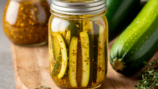 Мариную остренькие горчичные кабачки по-новому рецепту: вкусные, хрустящие - хоть сразу банки открывай