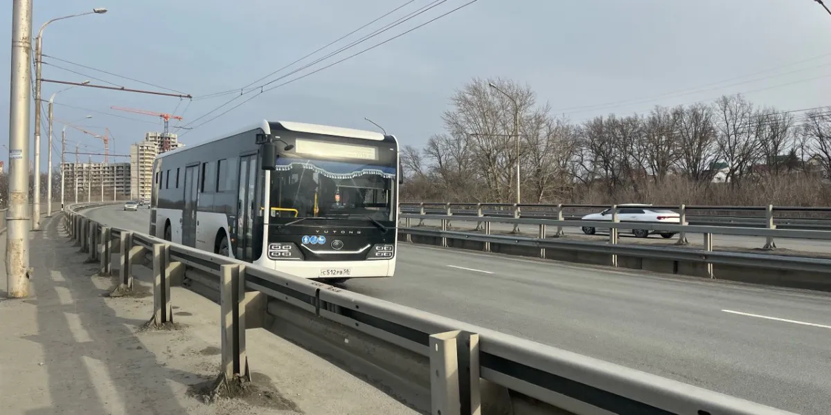 Жители мкр. Заря часами стоят на остановке в ожидании транспорта