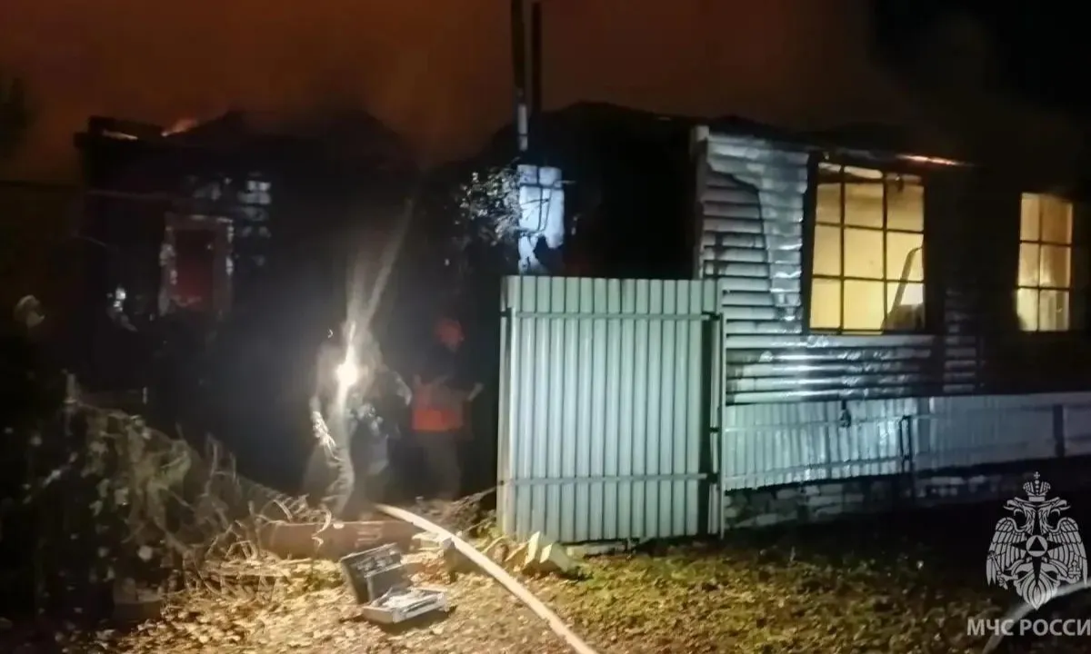 В Пензе при пожаре в двухквартирном доме погиб 60-летний мужчина