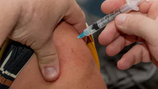 В детские поликлиники Пензы поступили вакцины от менингококка и ветрянки