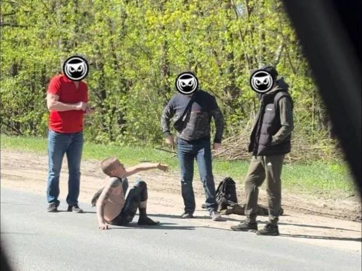 В Пензе полиция задержала женщину, которая с молотком кидалась на автомобили