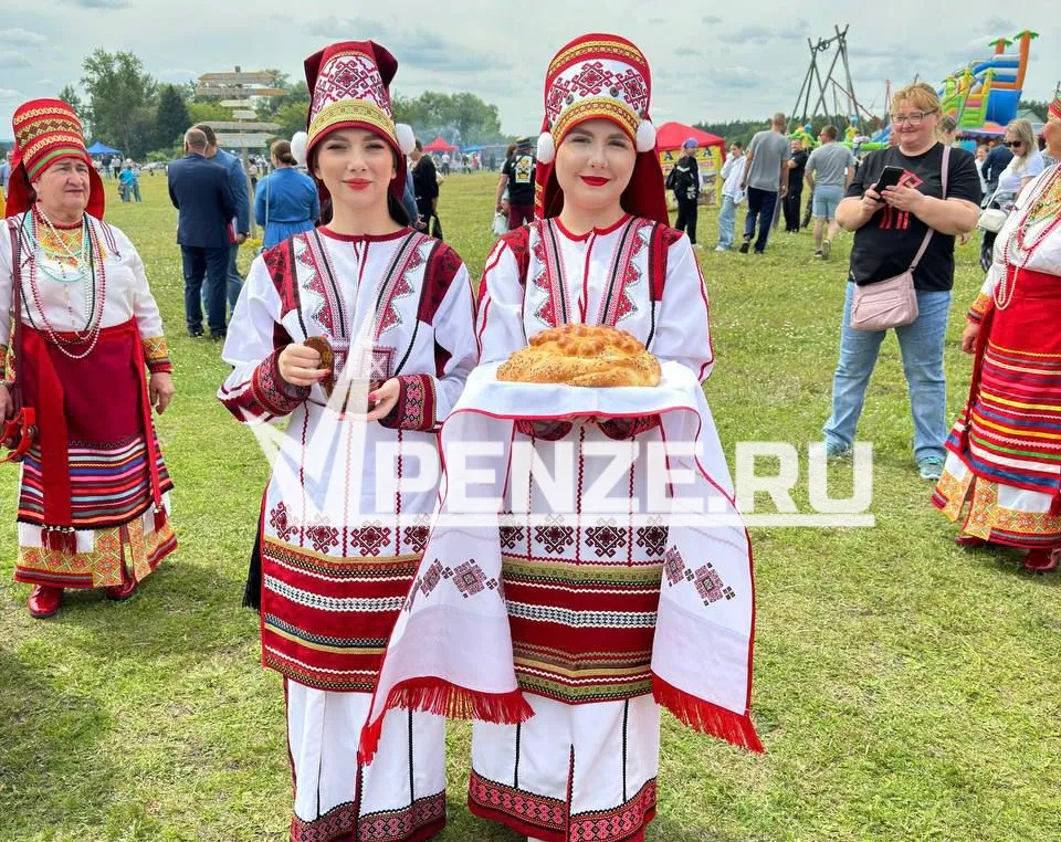 В Пазелках с размахом отметили Большой эрзянский день