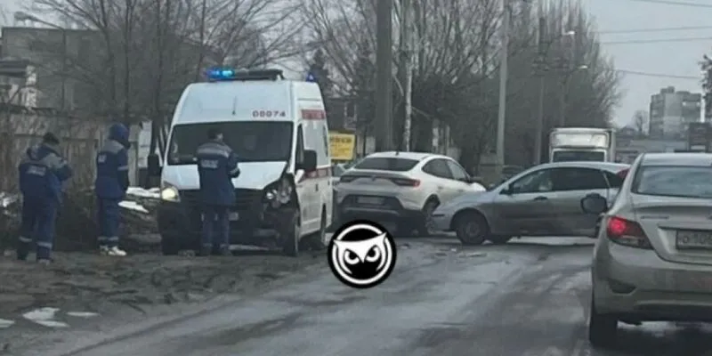 В Пензе произошло массовое ДТП с участием скорой помощи