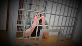 В Никольске мужчина пытался украсть 19 бутылок пенного напитка, но его поймали продавцы магазина