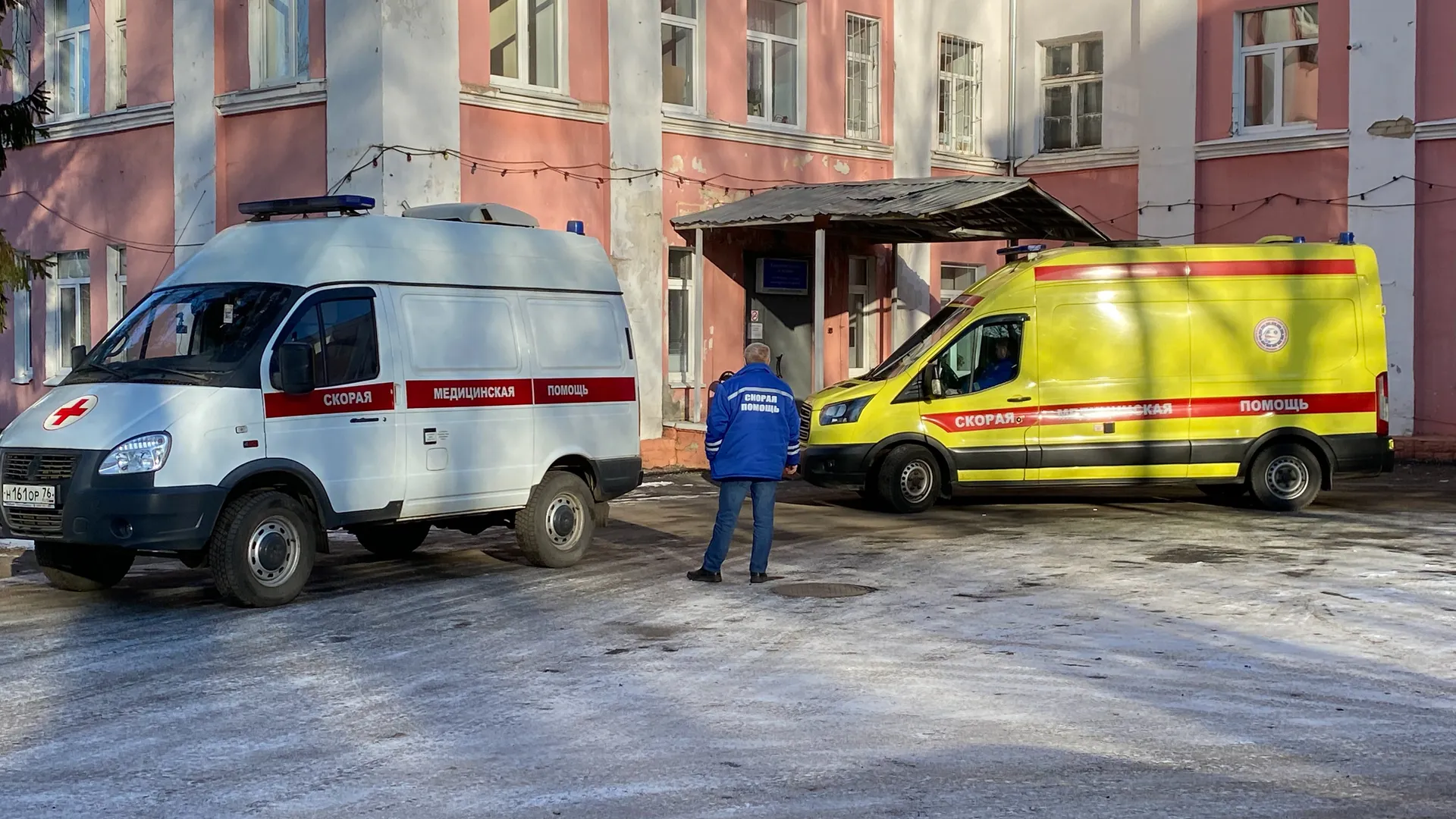 Пациентов поликлиники на Маяке временно будут лечить на ГПЗ и в Ахунах
