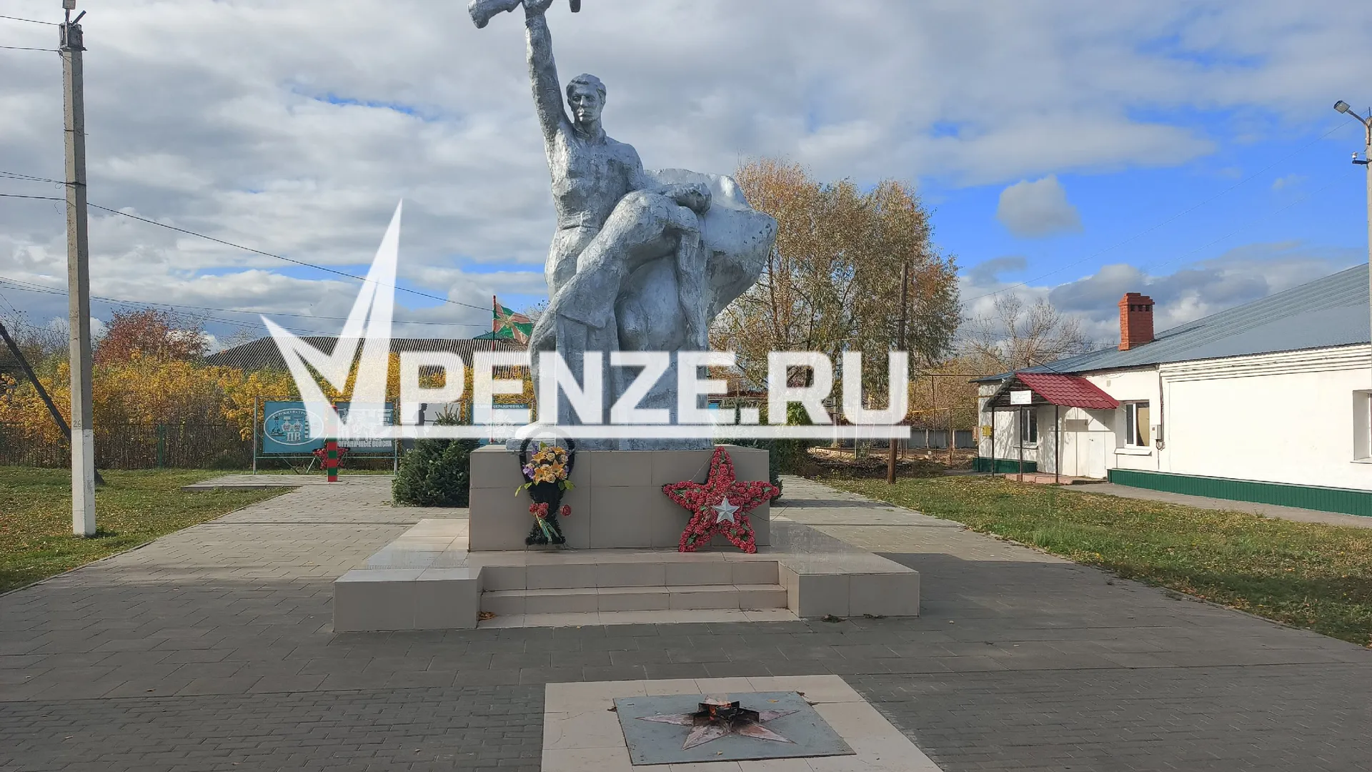 Под знаменем Победы. Фото памятника «на века» и бюсты героям локальных войн в Тамале