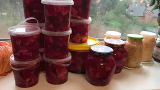 Чтобы квашеная капуста быстро не перекисала, не становилась кислой и склизкой, не темнела: 3 важных совета
