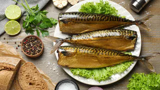 Скумбрия в бутылке, как копченая: просто беру тушку и заливаю маринадом - никакой химии