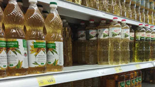 Янтарная гадость, масла нет - Роскачество опубликовало марки растительного масла, которое точно не стоит брать даже по скидке
