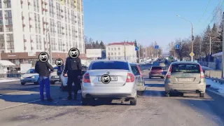 В Пензе на Гагаринском путепроводе произошло массовое ДТП с тремя авто