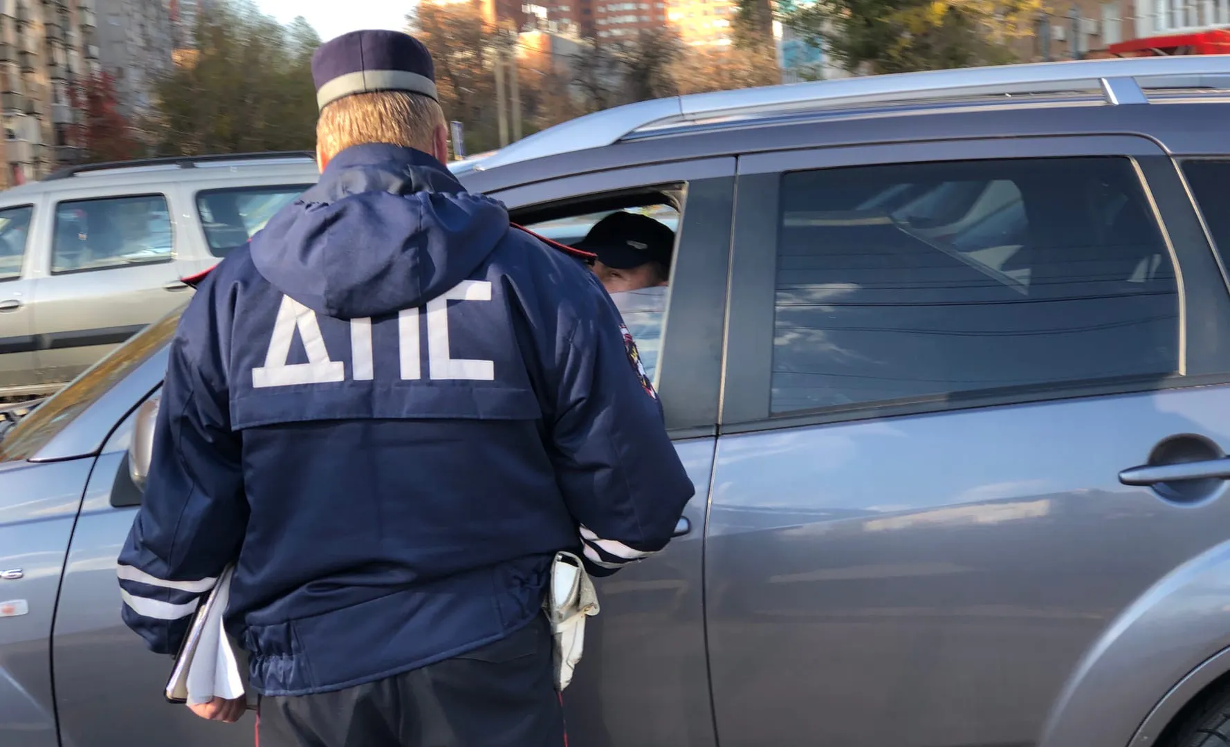 Проехал на жёлтый — виноват? Вот что реально прописано в ПДД и как действовать при встрече с инспектором