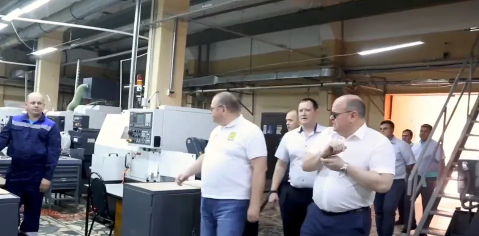 Олег Мельниченко ознакомился с производственными мощностями НИИФИ