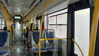 В Пензе водители общественного транспорта начали окатывать граждан грязной водой