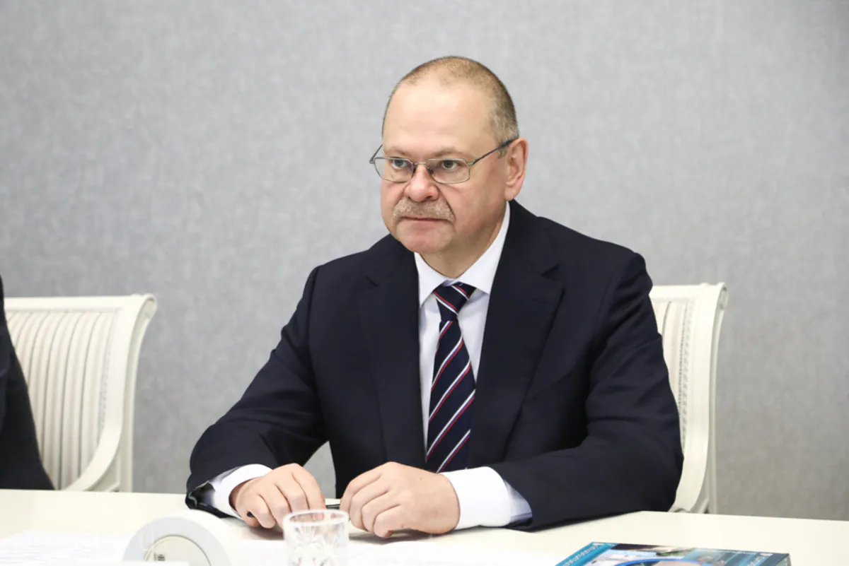 Олег Мельниченко поздравил сотрудников органов следствия с профессиональным праздником
