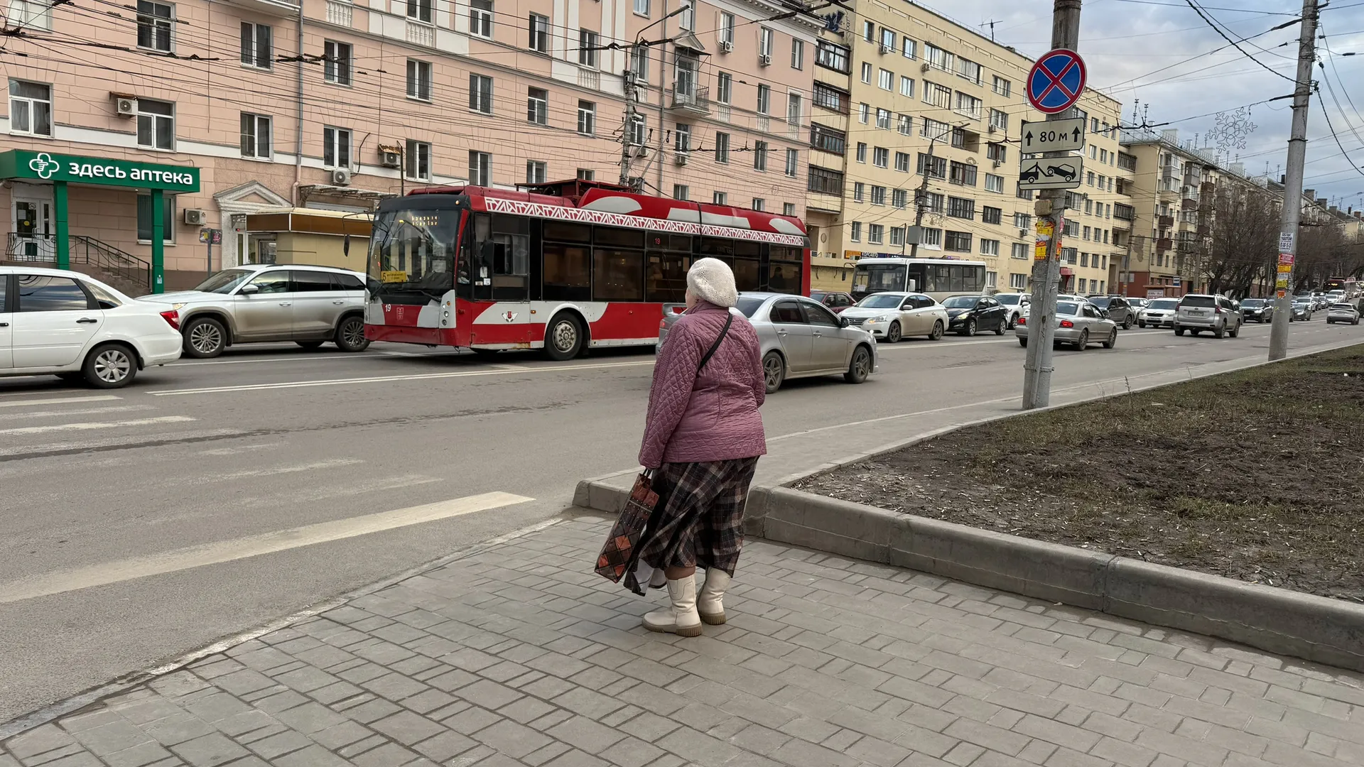 Что ждет одиноких пенсионеров, которые прописаны в большой квартире одни