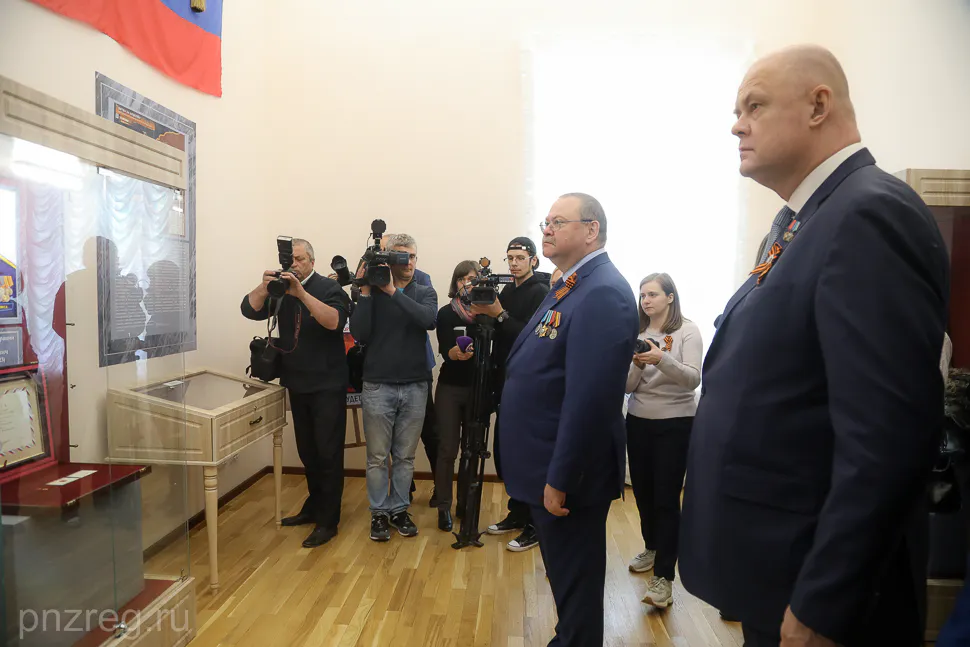 Губернатор Пензенской области принял участие в церемонии открытия выставки памяти Героя России Сергея Гринина