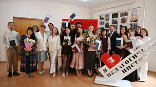 Выпускники Пединститута пригласили мэра Денисова на вручение дипломов, и он не отказался