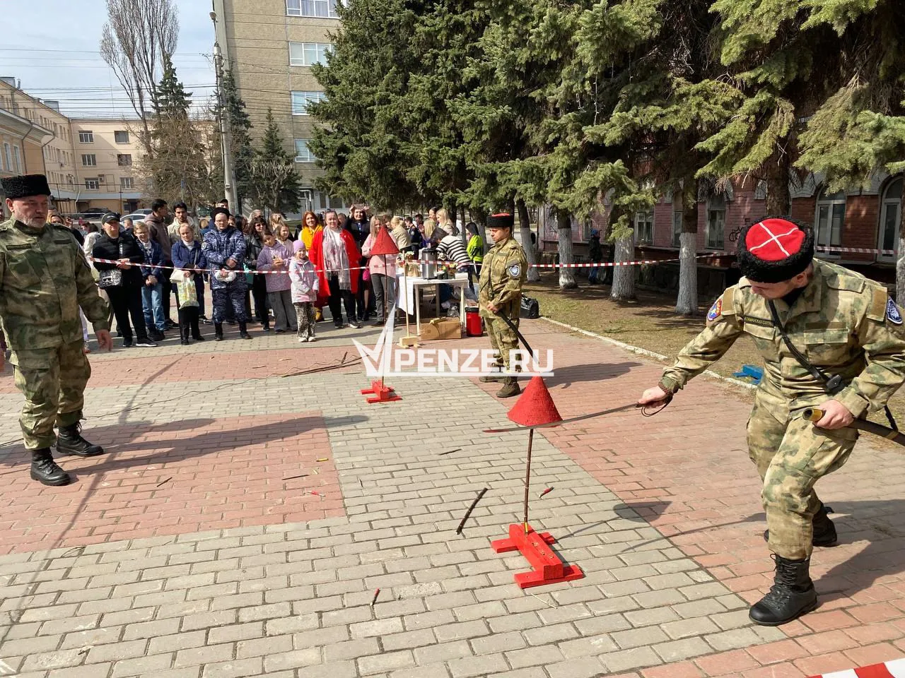 Пензенцы отметили День казачьей молодежи рубкой шашкой и праздничным концертом