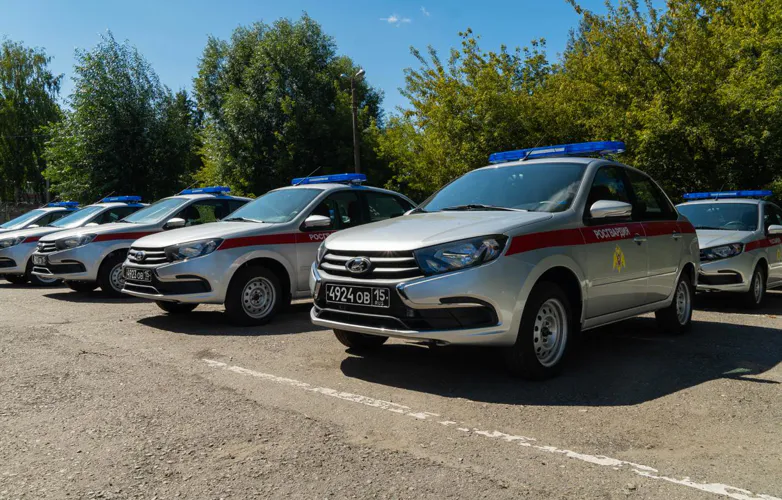 Пензенским росгвардейцам вручили 15 новых служебных авто