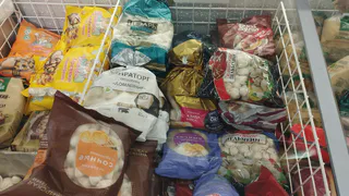 Вместо мяса рожки и ножки с вредными бактериями: Роскачество проверило пельмени и качественных не нашло
