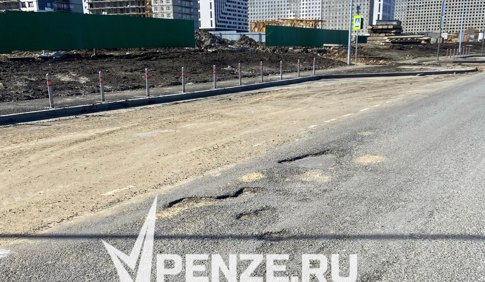 «Дорога не пережила и трех месяцев»: на новой трассе по ул. Яшиной затрещал асфальт