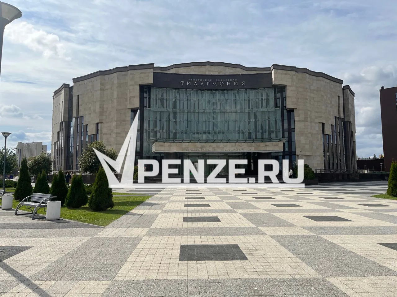 Ремонт крыши областной филармонии завершат до 30 ноября