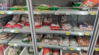 Рассказала подруга-продавец: покупать куриные голени и крылья - выкидывать деньги на ветер