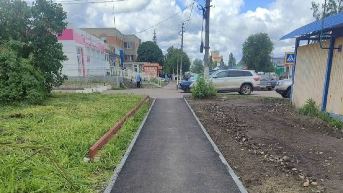 В поселке Колышлей обновили тротуары на главных улицах
