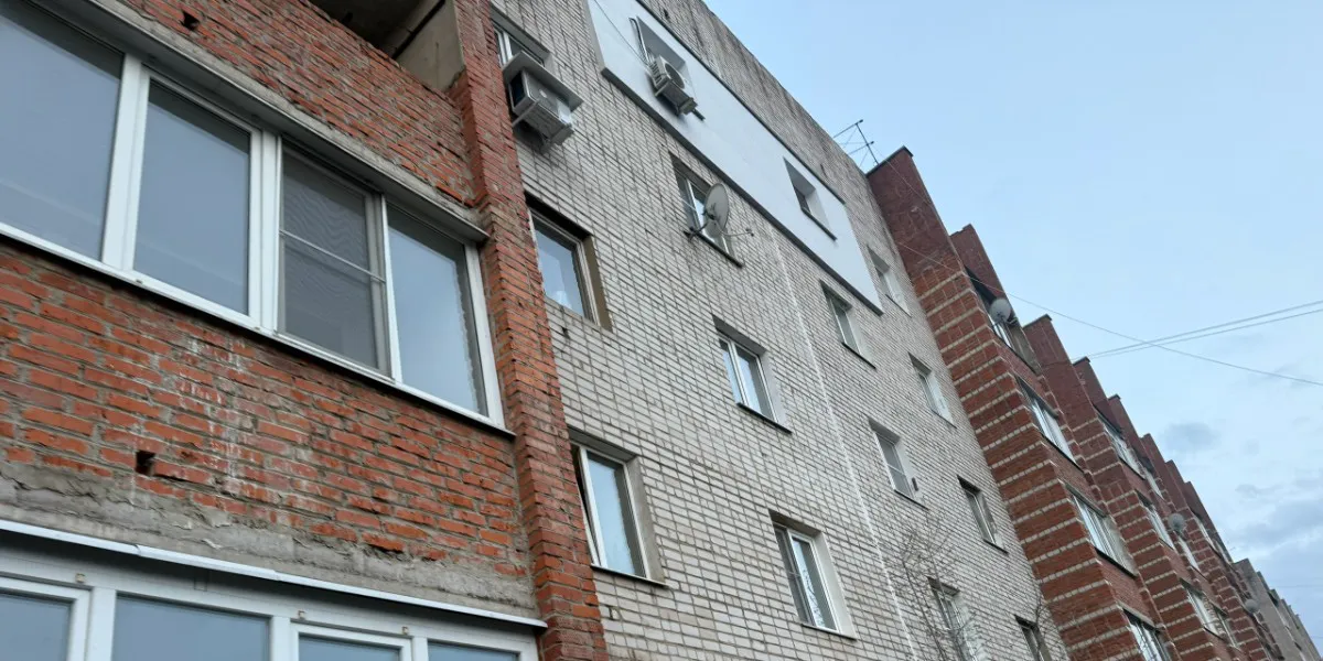 Пензенцы регулярно лишаются света из-за протекающей крыши