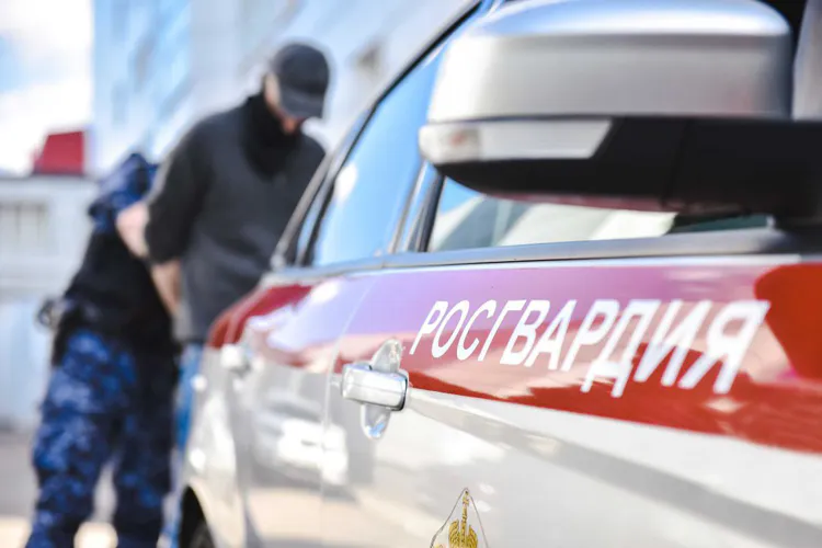 Пьяный пензенец забрался на склад и вскрыл пачки с макаронами