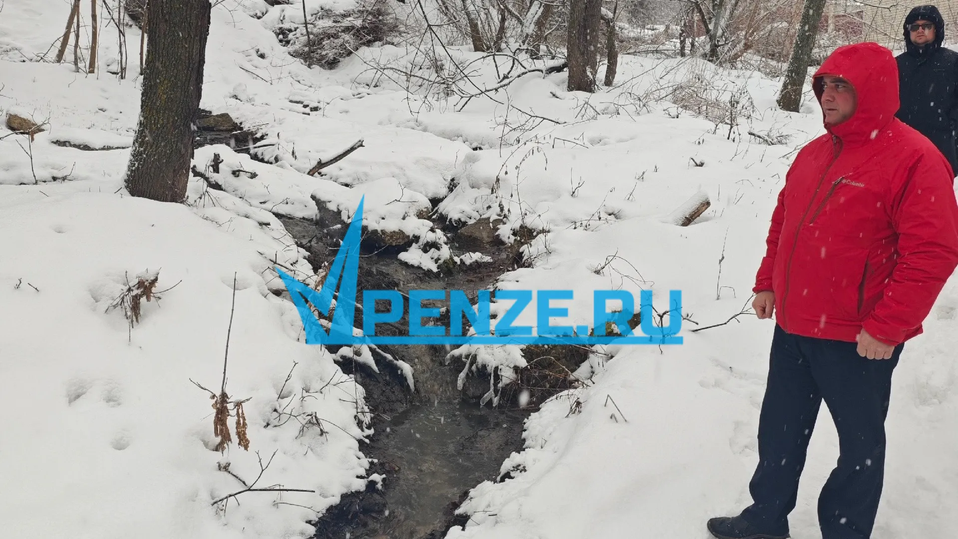 «Денег нет, но вы держитесь»: пензенские коммунальщики 15 лет не могут устранить зловонные утечки в районе ул. Совхоз-техникум