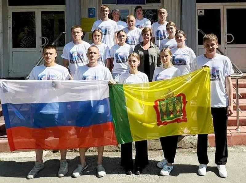 Пензенские студенты заступили в почетный караул у Вечного огня в Брестской крепости