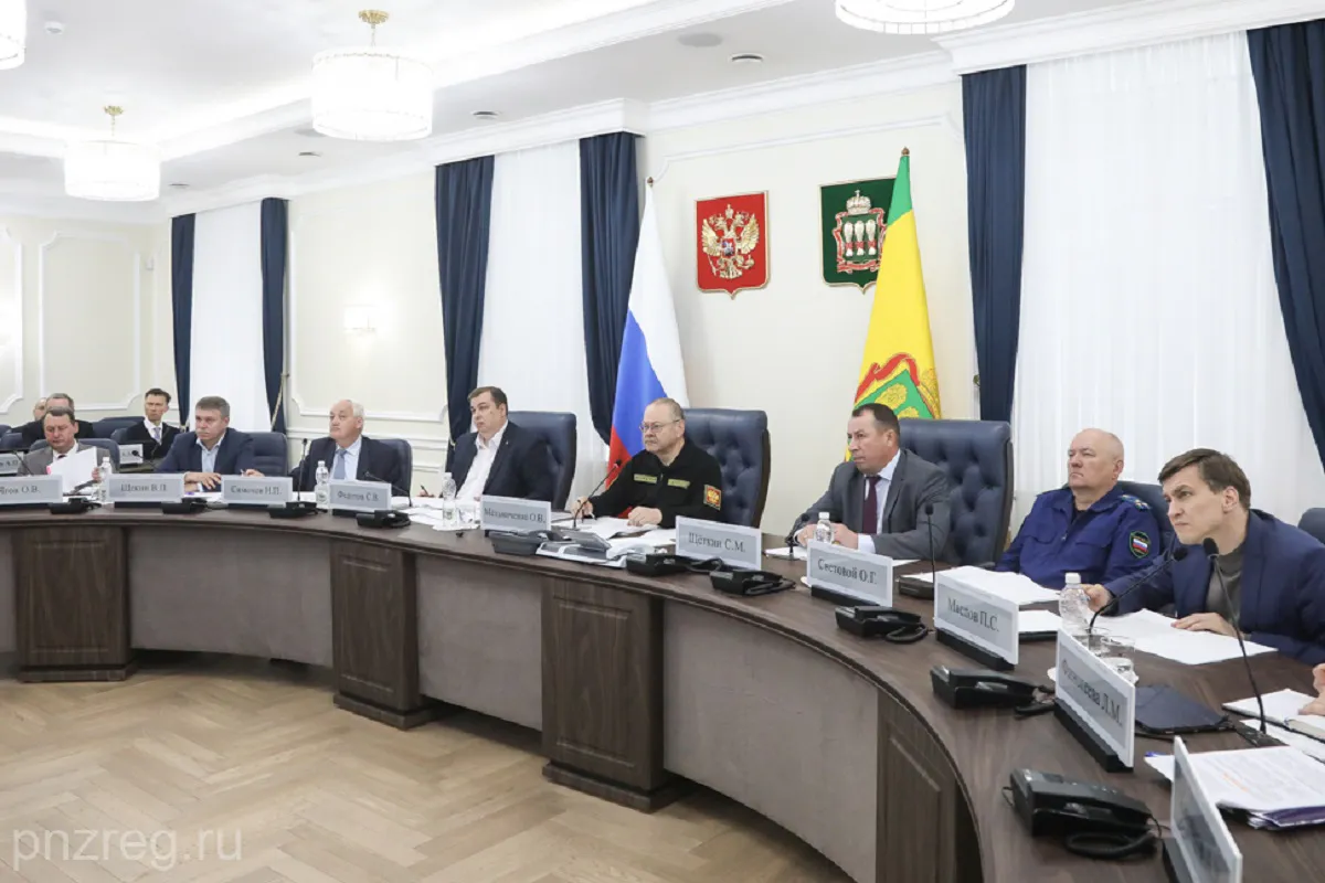 Мельниченко потребовал взять на особый контроль работы по строительству и ремонту соцобъектов