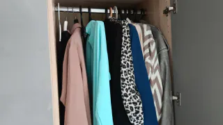 Вешать вещи в шкаф больше не в моде: японский метод складывания вещей, который освободит половину шкафа - вот как все работает