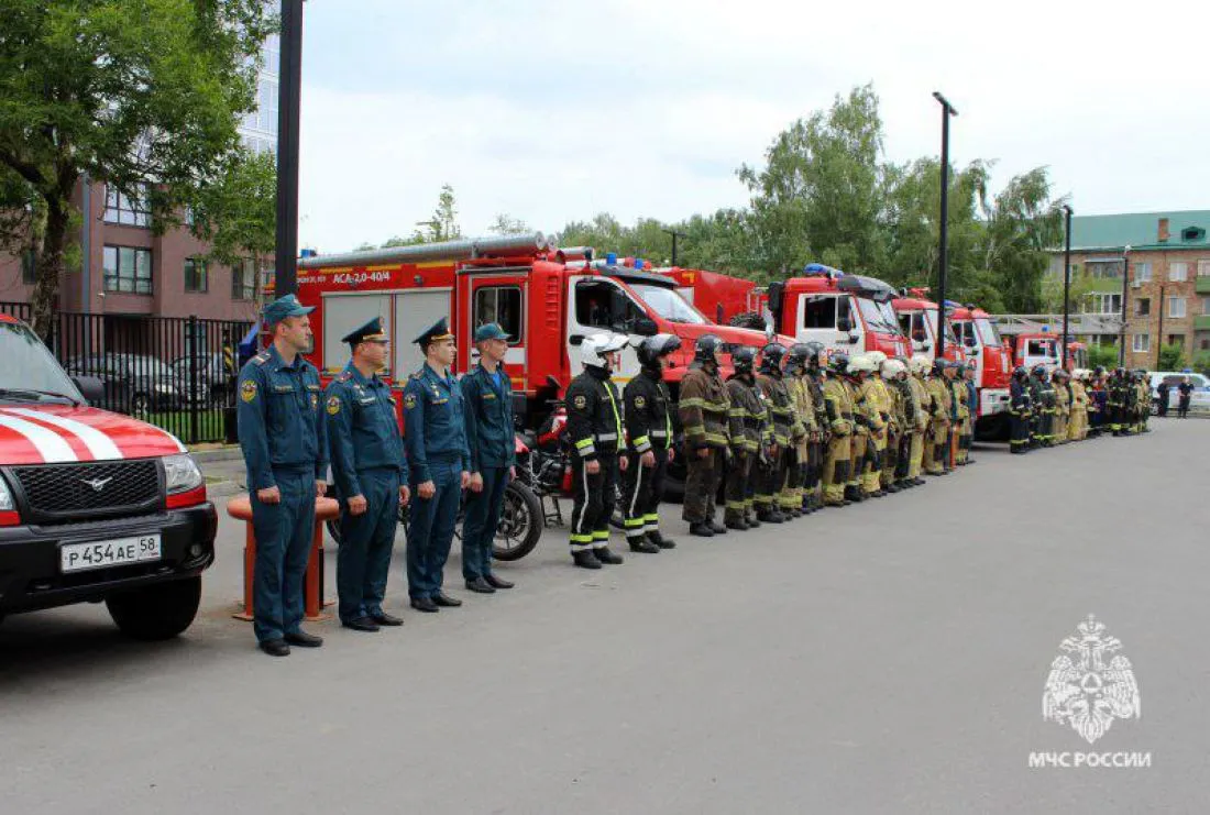 Пензенцев ждут показательные выступления пожарных на выставке 4 августа