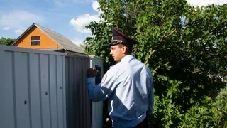 В Пензе мужчина разбил окно дома и ограбил 82-летнюю пенсионерку