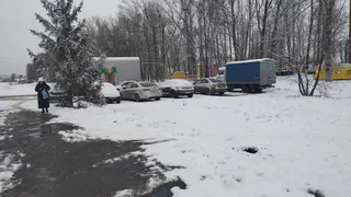 Инспекторы ГИБДД поехали по дворам: с 23 декабря автовладельца ждёт сюрприз, если припарковался в собственном дворе