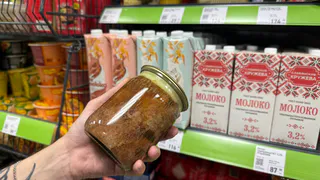 Хрящи и кости, мяса нет: Росконтроль выявил марки тушенки, которые оказались в черном списке