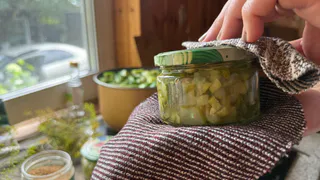 Необычно и вкусно: простой рецепт огуречной икры на зиму - переросшие огурцы теперь не выкидываю