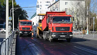 Ремонт Бакунина в Пензе: выравнивающий слой уложен, колодцы восстанавливают