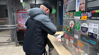 Экономия без обмана: как бабушкам и дедушкам избежать переплат в магазинах