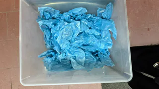 Опытные хозяйки скупают бахилы пачками и бед не знают: вот зачем это нужно, польза колосальная — 5 лайфхаков