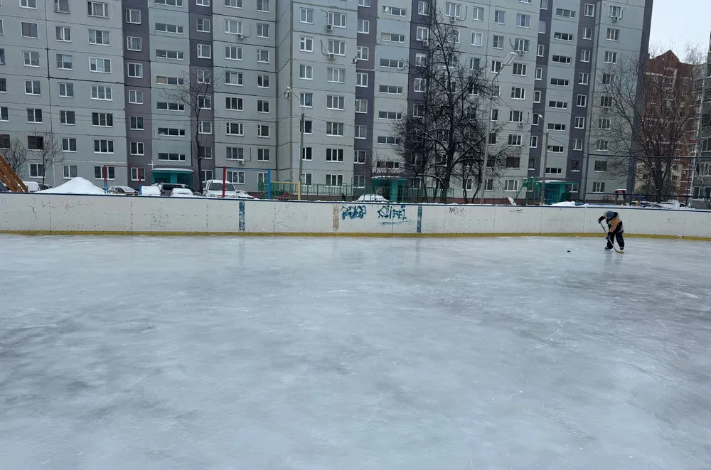 Пензенские тепловики подарили жителям каток по просьбе депутата