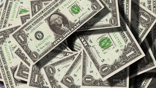 Почему одни накапливают капитал, а другие живут от зарплаты до зарплаты — ответ оказался не в доходах