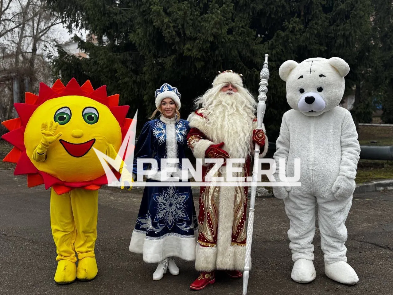В Пензе Дед Мороз поздравил юных пациентов больницы им. Филатова с Новым годом