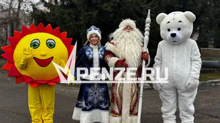 В Пензе Дед Мороз поздравил юных пациентов больницы им. Филатова с Новым годом