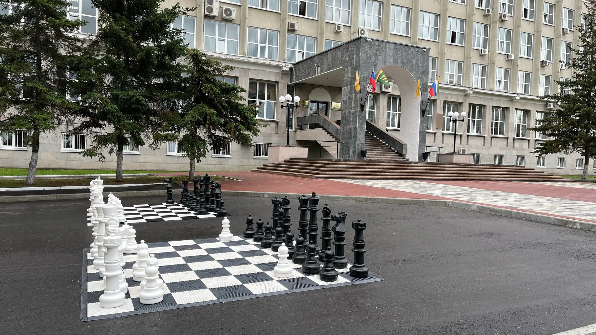 В администрации Пензы обсудили размещение изображений в тематике Дня Победы