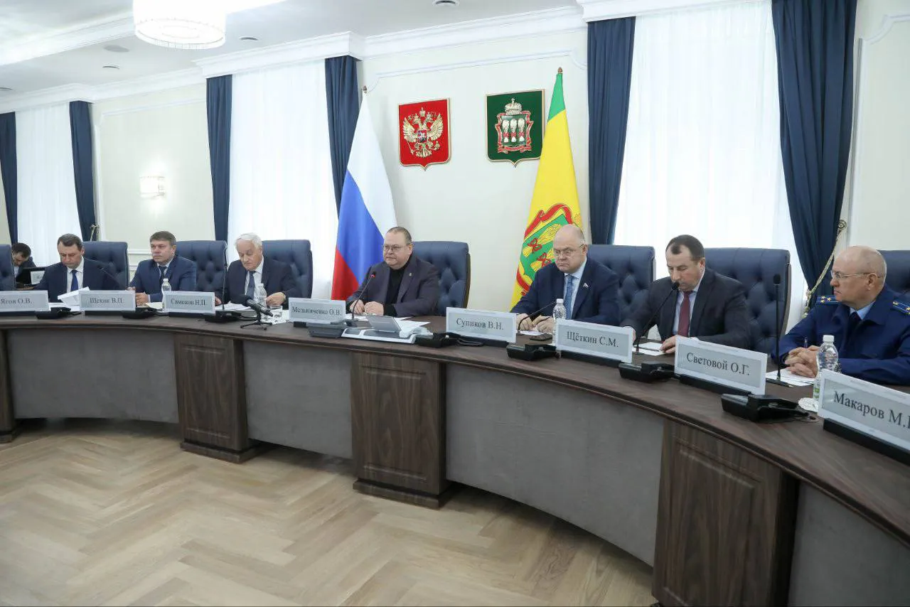 Губернатор Олег Мельниченко поручил заботиться о чистоте улиц и сел Пензенской области