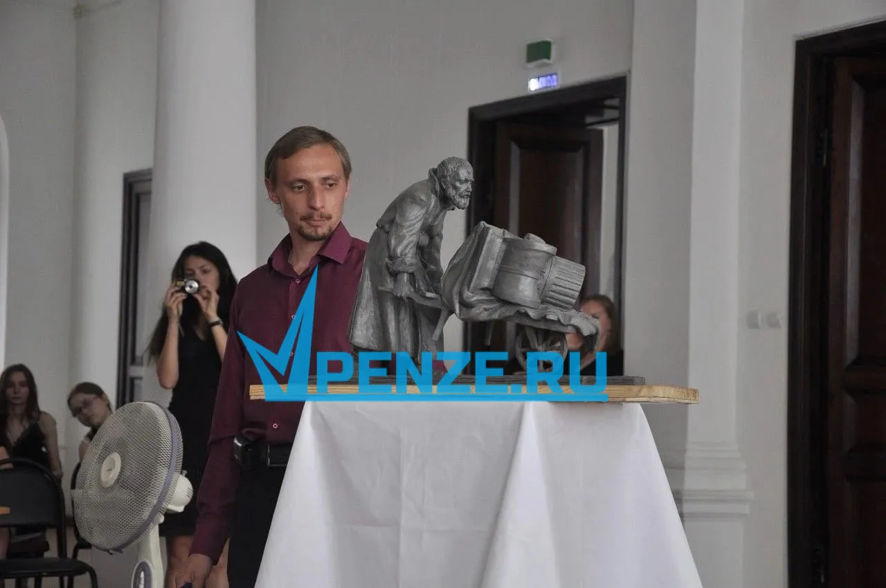 Шесть Орловских рысаков пензенского скульптора украшают Эрмитаж