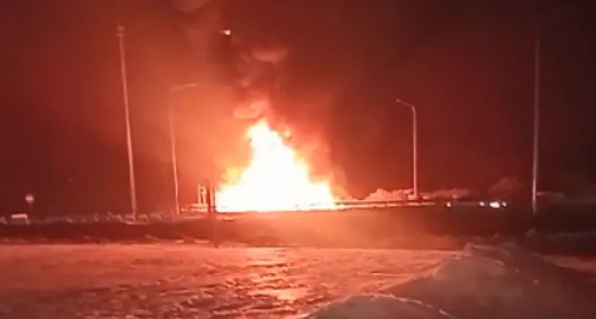 На трассе М5 "Урал" возле ЖК Арбековская после ДТП сгорела фура